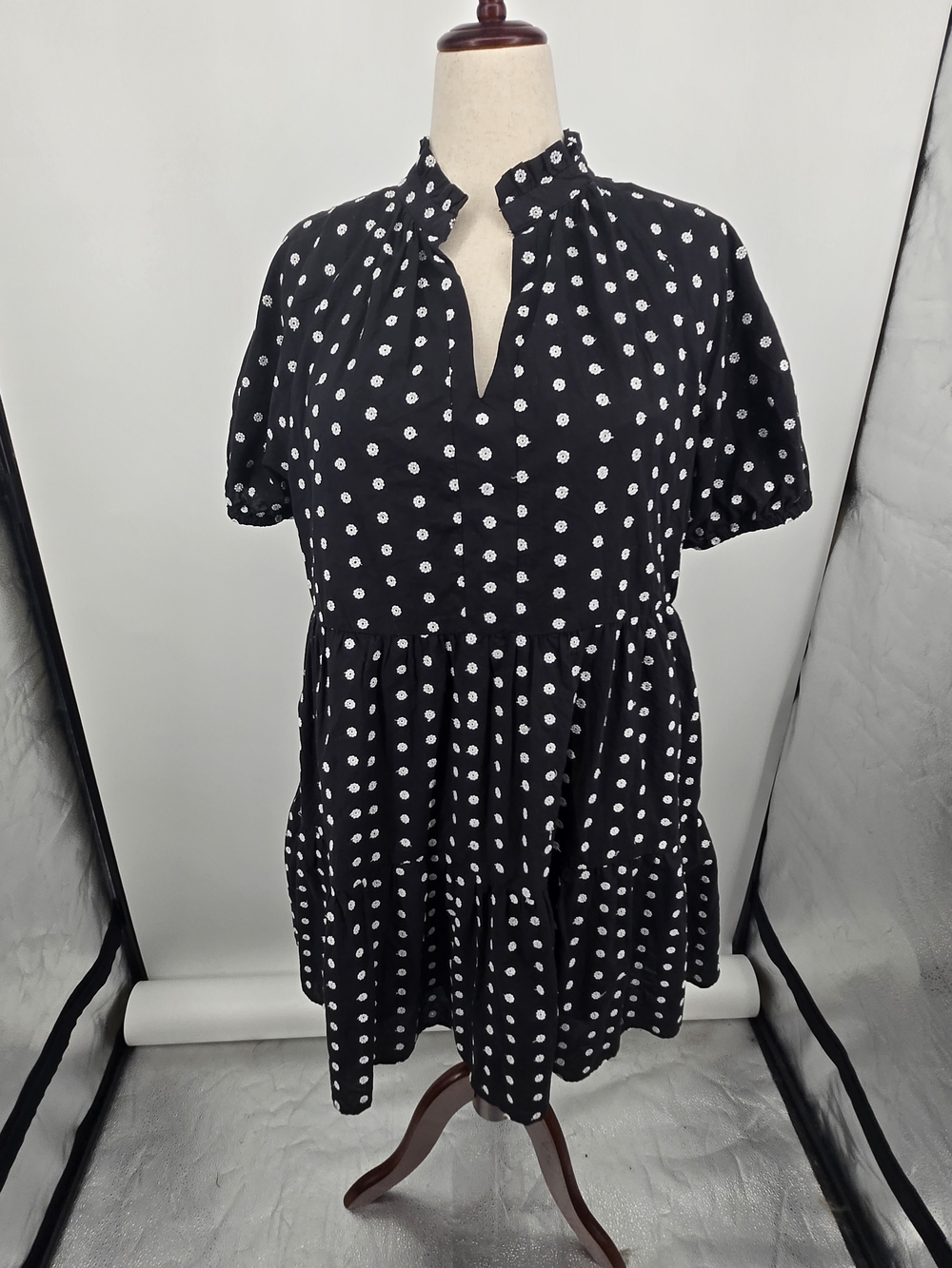 CeCe Black and White Embroidered Floral Polka Dot Mini Dress XL (7803) - Picture 1 of 6